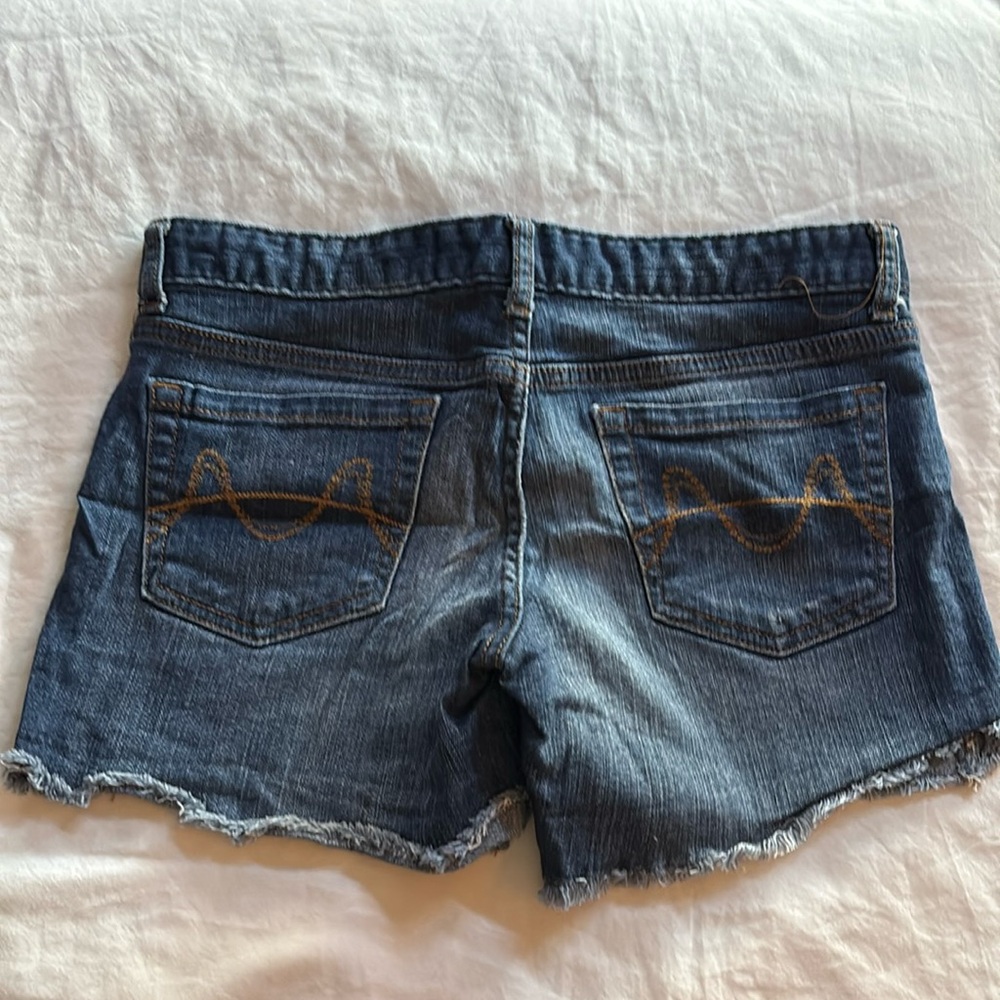 Mossimo Supply Denim Shorts
Size Women 7 (fit like 6)
